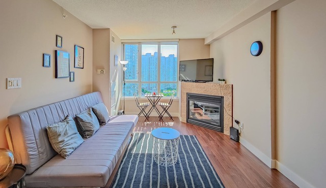 Great DT View! | 1 Bedroom & 1 Bath | AC | Free WiFi & Parking