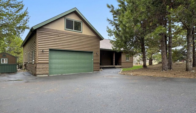 Great McCall Location w/Hot Tub & Large Yard in McCall