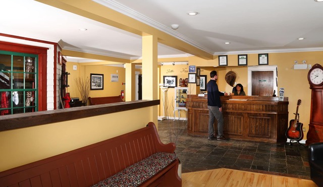 Grenfell Heritage Hotel & Suites