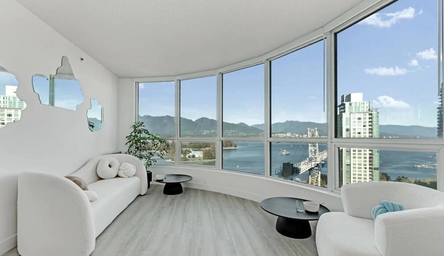 Harbour-view Apartment in Downtown