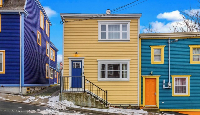 Harbour View Rowhome Signal Hill & Downtown