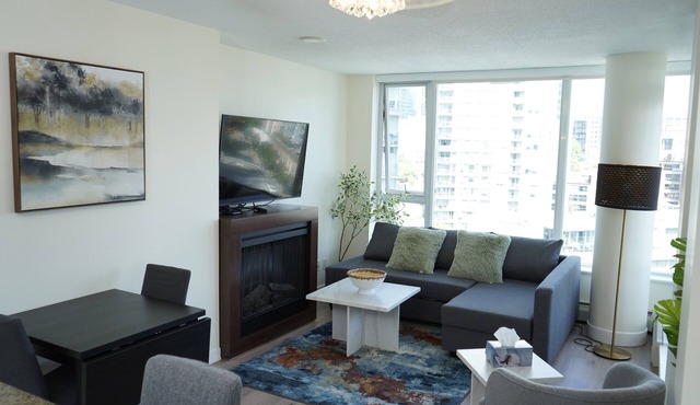 Heart of the City/Free Parking | Pool | HotTub