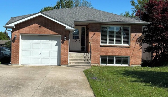 Henley Gardens - your green oasis in Niagara within walking distance to Beach