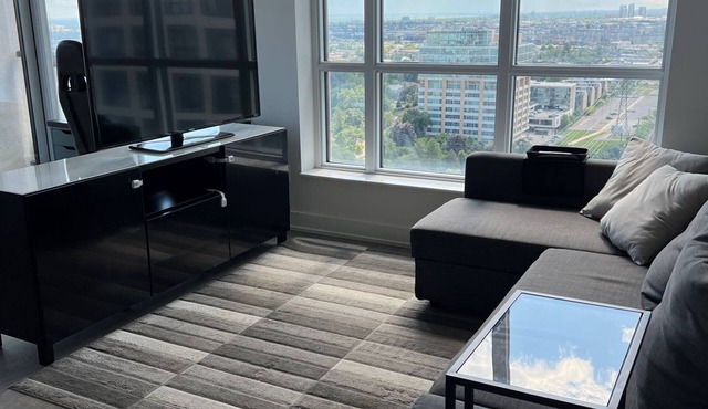 High End 6 people Apartment Islington Etobicoke