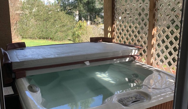 Hilltop Retreat | Private Hot Tub Pet-Friendly Secluded 2BR Escape