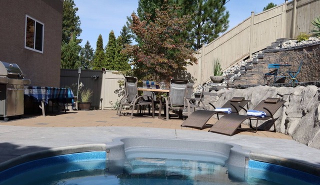 Hody House - Beautiful Salt Water Pool & Games Room