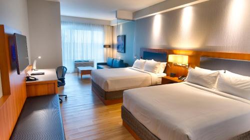 Holiday Inn Express & Suites Vaudreuil-Dorion by IHG
