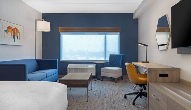 Holiday Inn Express & Suites St.Thomas by IHG