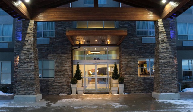 Holiday Inn Express Golden-Kicking Horse by IHG