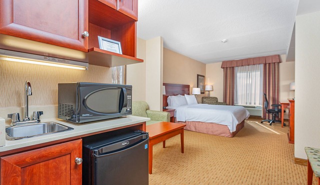 Holiday Inn Express Hotel & Suites CLARINGTON - BOWMANVILLE by IHG