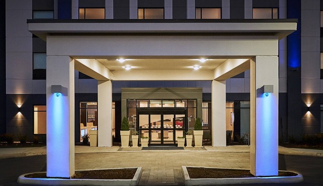 Holiday Inn Express Sarnia - Point Edward by IHG