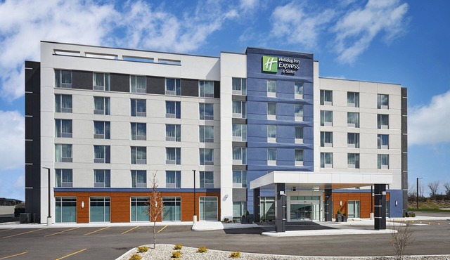 Holiday Inn Express & Suites Windsor East - Lakeshore by IHG