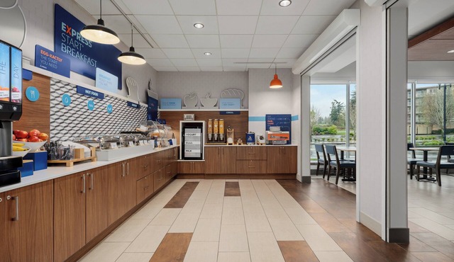 Holiday Inn Express & Suites Victoria - Colwood