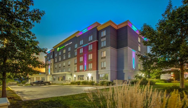 Holiday Inn Express & Suites - Woodstock, ON CANADA