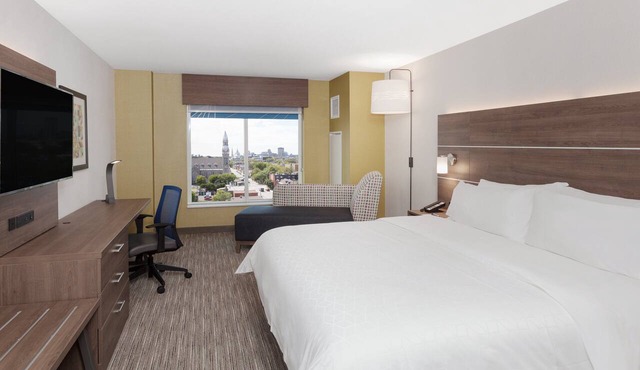 Holiday Inn Express & Suites Downtown Ottawa East by IHG