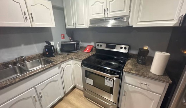 Homa Away From Home - Lovely Basement Apartment