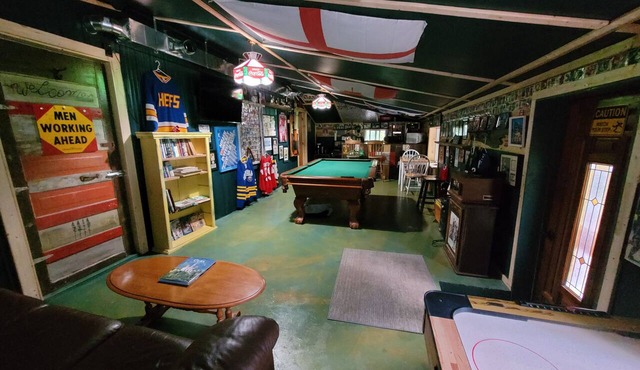 Homewood Villa Rustic Sports Bar
