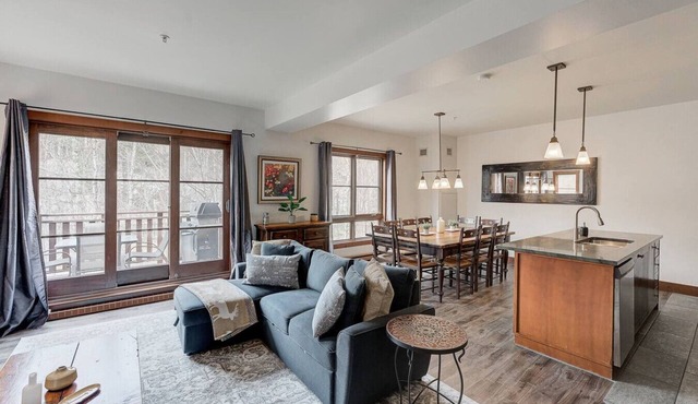 Homey 3BR Versant Soleil | Ski in/out | Pool & Spa