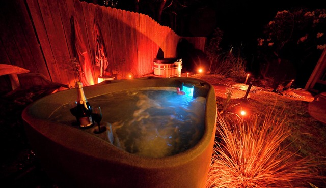 Hot-Tub & Cold Plunge-Ocean & Mtn View Bright 2-BR