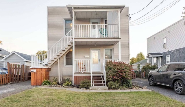 House7bedrooms |3salons|Private garden |14pers |Beautiful decor|35min Montréal✈️