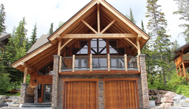 Huge luxury home at KHMR. Brand new Sauna, hot tub