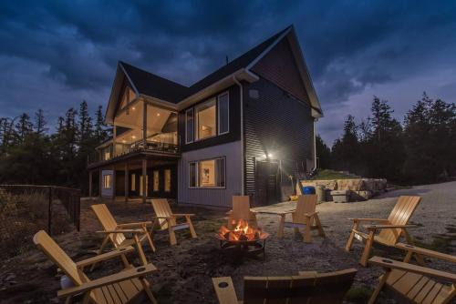 Huronia Luxury Lakefront Views and Game Room