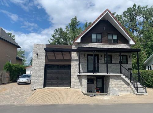 Impeccable, modern, river view, renovated cottage