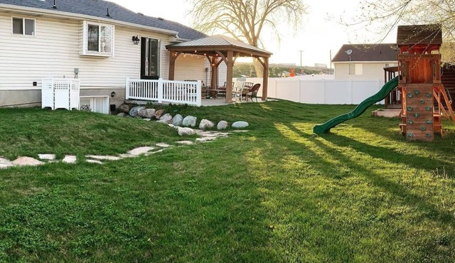 Impeccably maintained, fun yard, 3 Mi from Thanksgiving Point in Lehi in Lehi