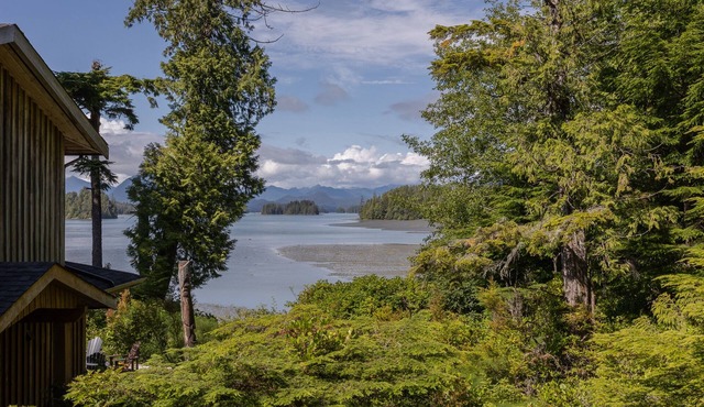 Inlet view carriage house on Jensens Bay private hot tub 2 king bedrooms 2 bath