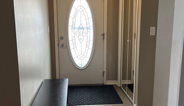 Inviting 1 Bedroom Fully Furnished smoke-free Guest House