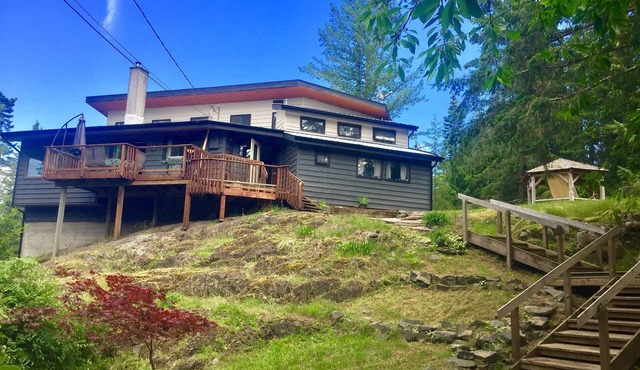 Island Time - Quadra Island Vacation Home