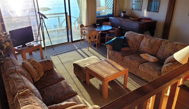 Island View at April Point