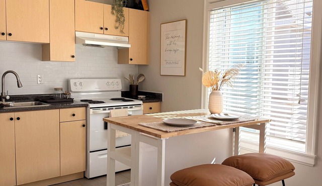 jackson rose - cozy, all in one private suite