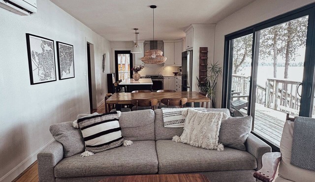 Juniper Cottage, Beaver Lake | Peaceful waterfront property in Tamworth, Ontario