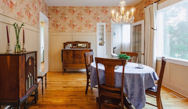 Kalamalka Lake Vintage Farmhouse