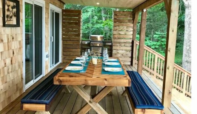 Kalea - Overlooking the river with your own Hottubn