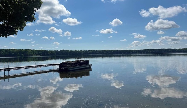 Kawartha Home on the water - this stunning compound is 12 minutes to Lakefield