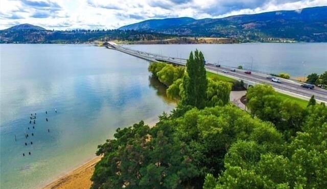 Kelowna's Beach House