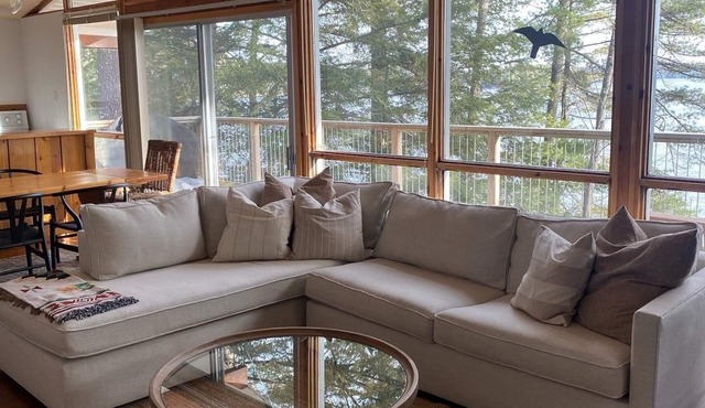 Kennisis Lake Hideaway