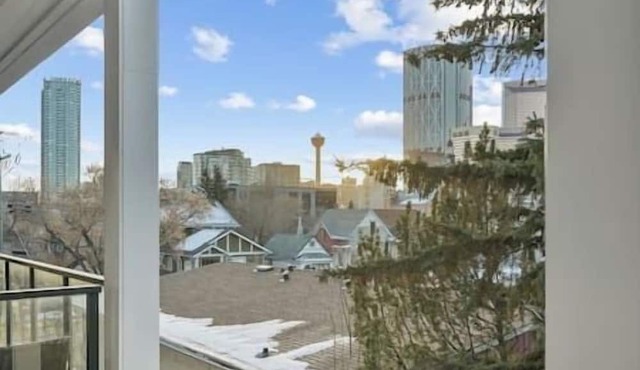 King Bed | Mins to Saddledome | Cgy Tower Views