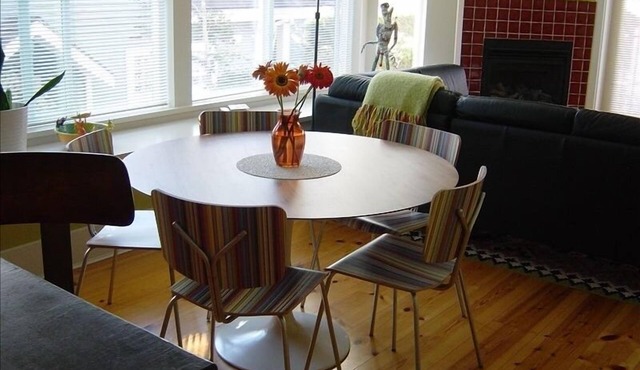 Kitsilano 2 BR+Den, 3 BA by UBC, Hospital, Beach: BOOK BY 10/31 SAVE $150/MONTH
