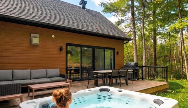 Légendaire/Private Spa & Games/Carling Lake