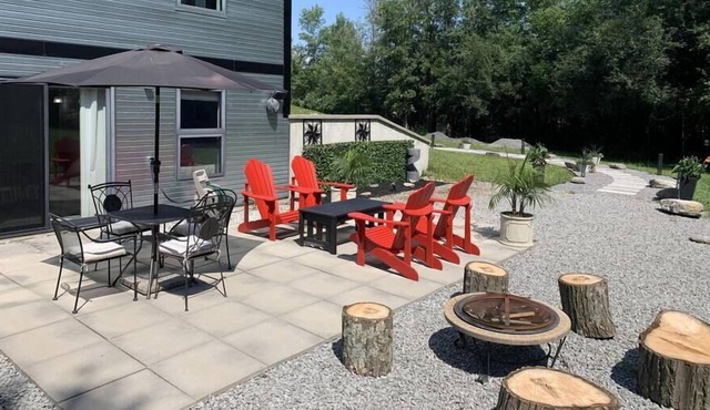 La Vie est Belle - a perfect escape in PEC in Hillier