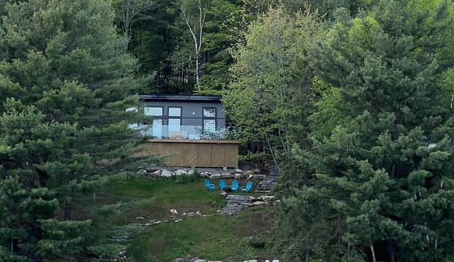Lake front Cottage/Hot tub, Sauna , Arcade