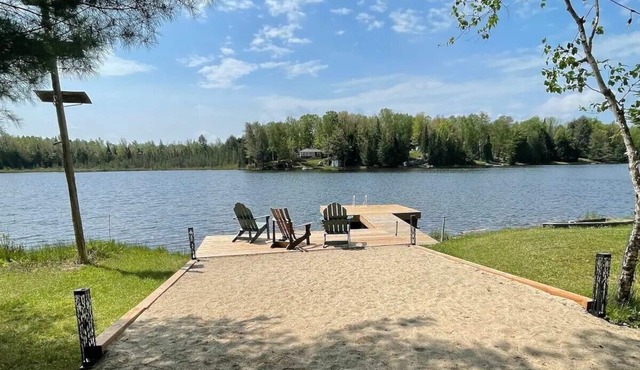 Lake Front Cottage on Trooper Lake, Troy Hill Ont