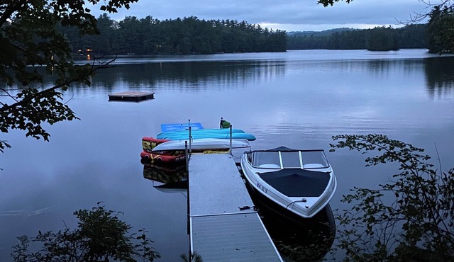 Lake Front Life! Private Dock for 16+, HotTub, Boating, 6 Kayaks & Theatre Room