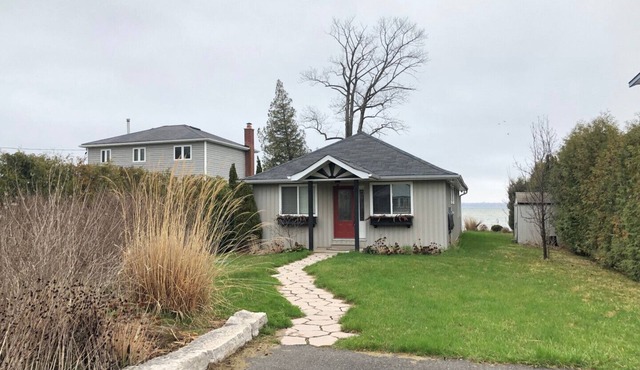 Lake Simcoe - Bayview Beach Lakefront cottage 1 hour North of Toronto