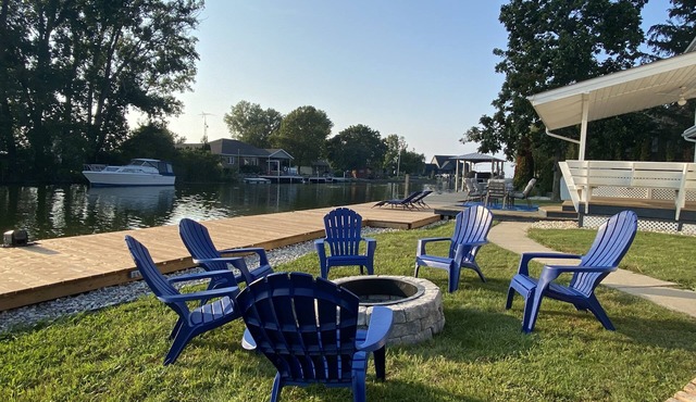 Lake St. Clair Cottage | Hot Tub | Games Room | Sleeps 12