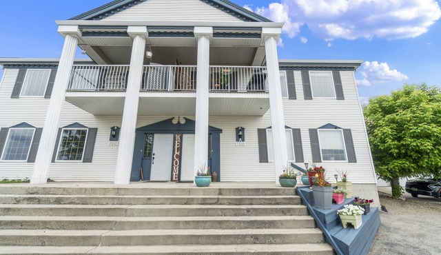 Lake View Hideaway - 3 bed, 2 bath, sleeps 8