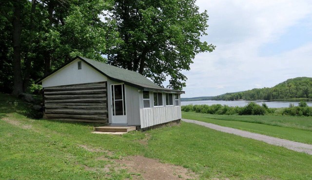 Lakefront Cabin Rental Surrounded by Nature near Renfrew, Ontario
